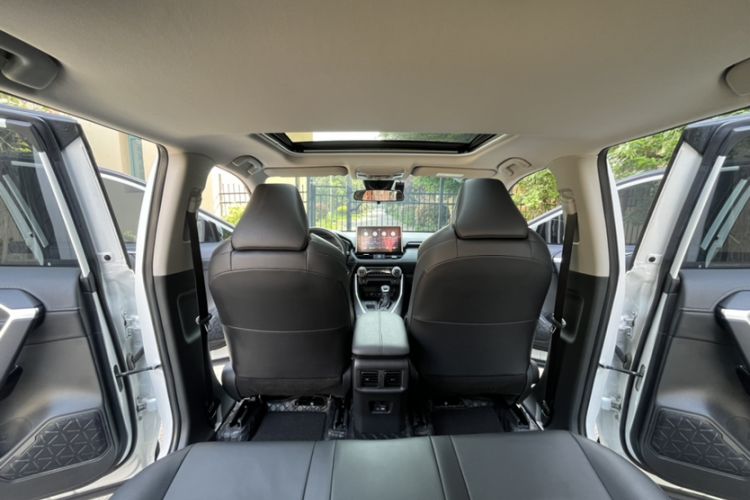 Used Toyota Wildlander 2021 2.0L CVT Two-Wheel Drive Luxury Edition Interior 6