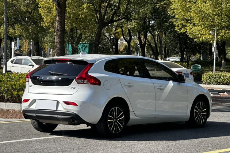 Used Volvo V40 2017 T3 Zhiyi Edition