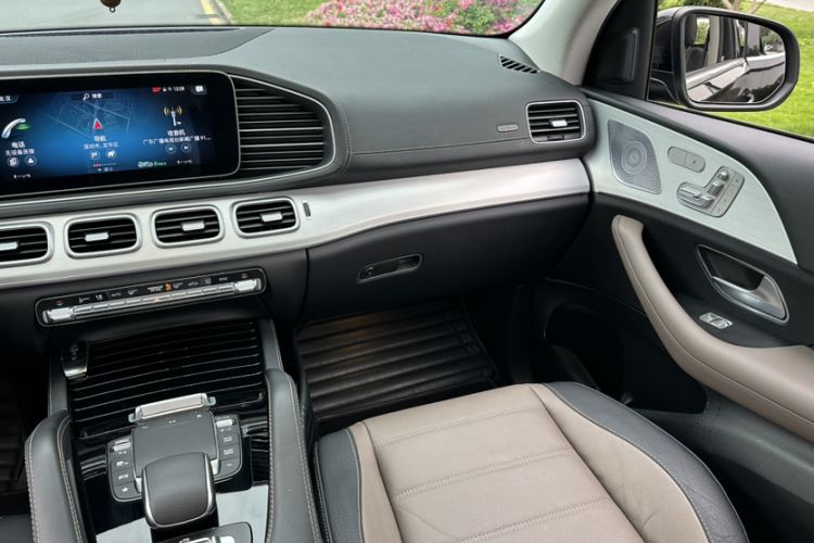 Used Mercedes-Benz GLE 2021 GLE 450 4MATIC AMG Line Interior 3