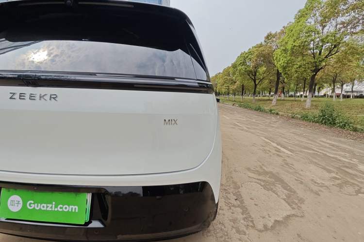 Used Zeekr MIX 2025 Intelligent Driving Version
