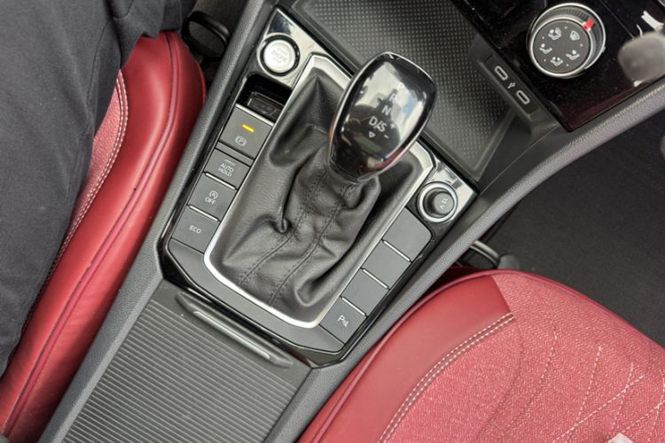 Used Volkswagen Sagitar 2024 300TSI DSG Excellence Edition Interior 4