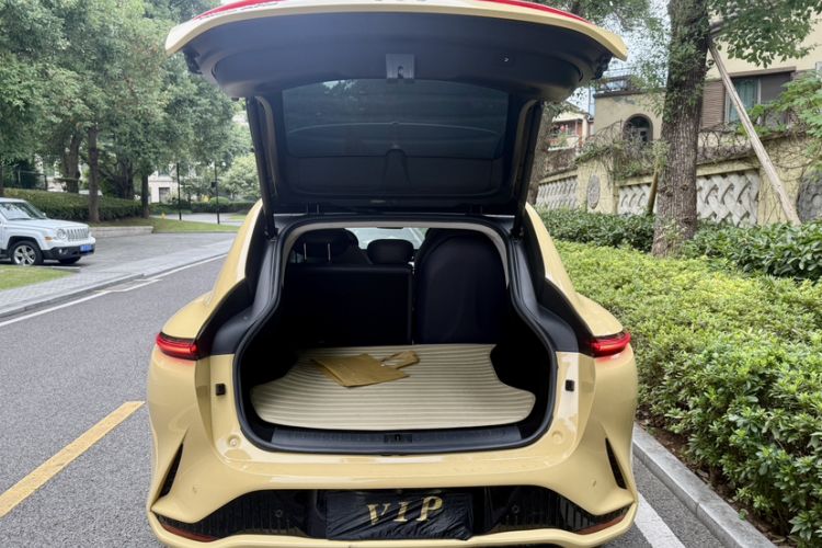 Used IM LS7 2023 100kWh Pro All-Wheel-Drive Version
