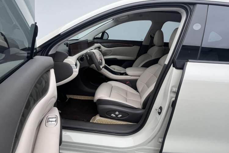 Used IM LS6 2023 Max Standard Edition
