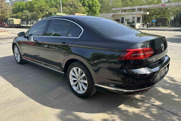 Used Volkswagen Magotan 2017 330TSI DSG Leading Model Exterior 6