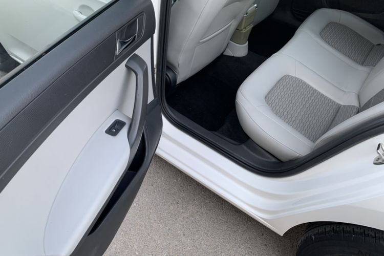 Used Skoda Rapid 2015 1.6L Automatic Smart Selection Model
