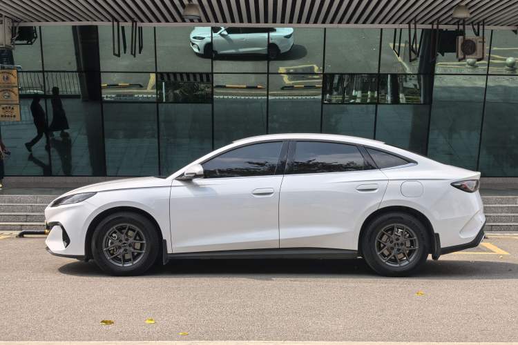 Used BYD Seal 06 New Energy 2024 DM-i 80KM Luxury Model Exterior 2