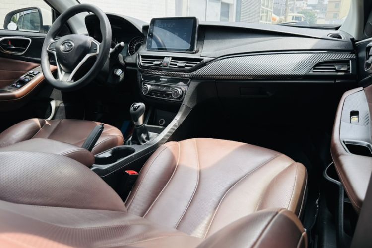 Used Soueast A5 Wing Dance 2019 1.5L Manual Luxury Version China V Standard