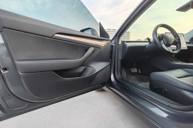 Used Tesla Model 3 2021 Standard Range Rear-Drive Upgraded Version Interior 1