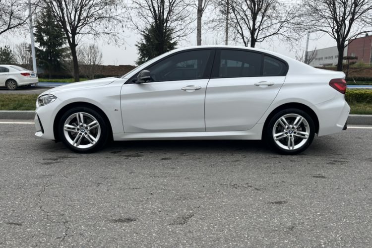 Used BMW 1 Series 2023 120i M Sport Night Edition Exterior 5