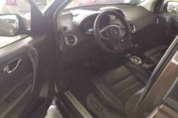 Used Renault Koleos 2015 2.5L Two-Wheel Drive Comfort Edition