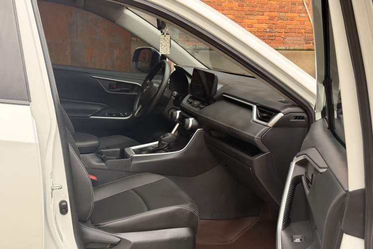 Used Toyota RAV4 2023 2.0L CVT Two-Wheel Drive Urban Edition Interior 2