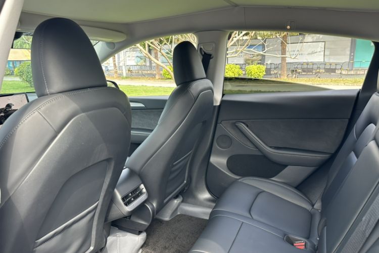 Used Tesla Model Y 2023 Rear-Wheel-Drive Version