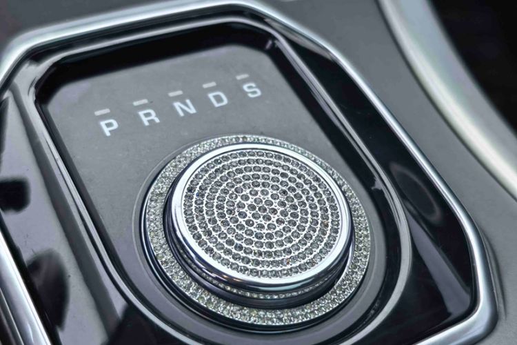 Used Land Rover Range Evoque 2018 240 PS SE Smart Brilliance Edition Interior 1