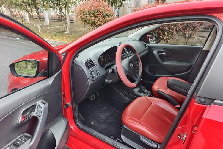 Used Volkswagen Polo 2014 1.6L Automatic Comfort Edition
