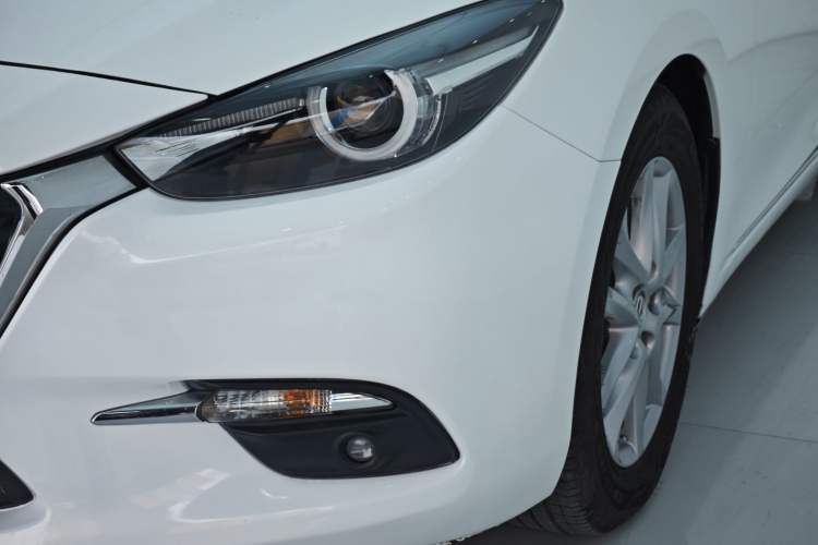 Used Mazda 3 Axela 2017 Hatchback 1.5L Automatic Luxury Model Emission Standard China V