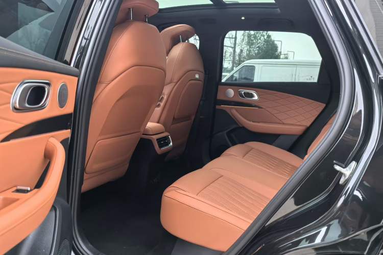 Used NETA L 2024 Extended-Range 310 Flash-Charge Red Edition
