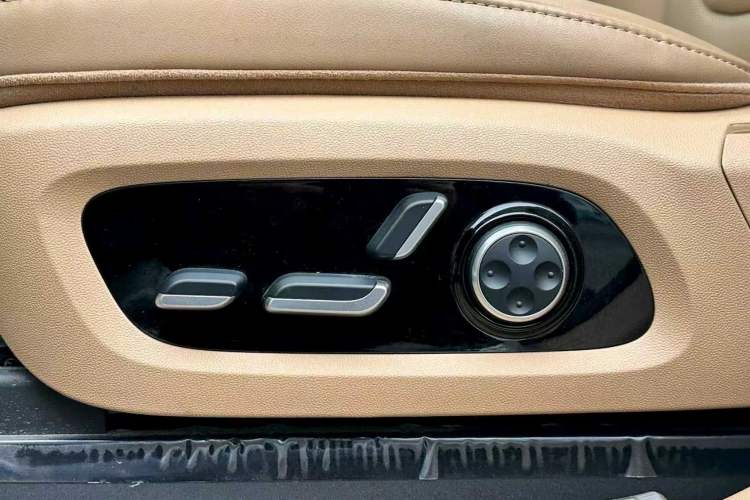 Used Hima Luxeed R7 2024 All-Electric 802 km Max
