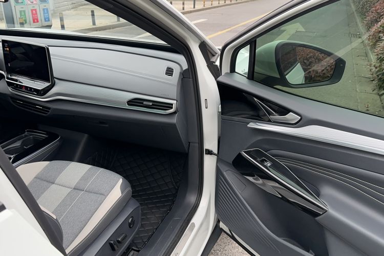 Used Volkswagen ID.4 CROZZ 2022 Long-Range PURE+ Edition Interior 3