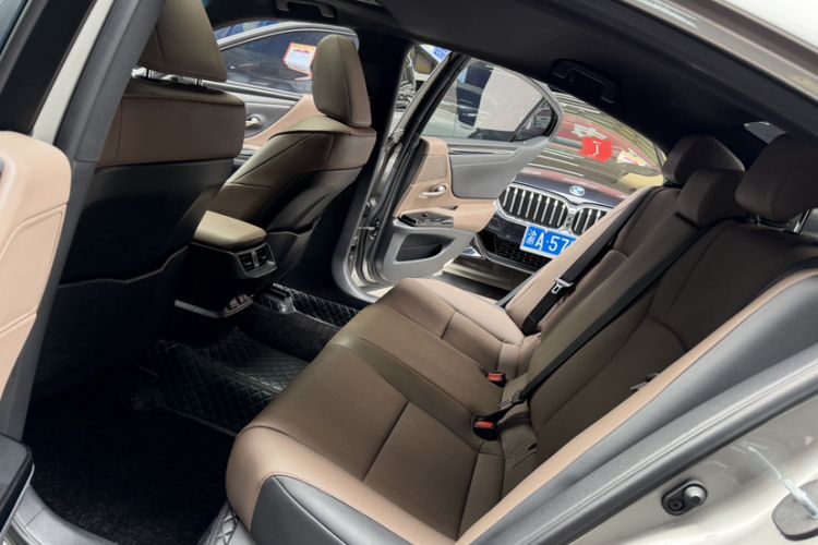 Used Lexus ES 2021 200 Excellence Edition
