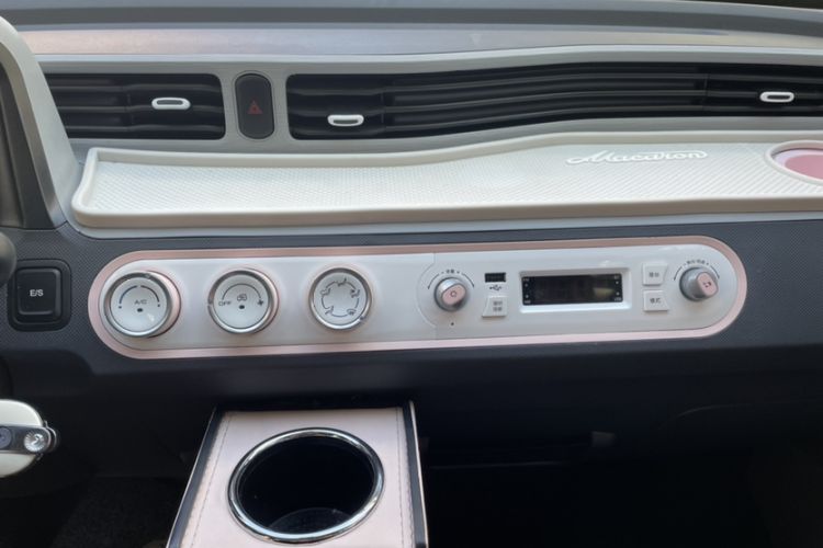 Used Wuling Hongguang MINIEV 2022 Macaron Premium Model – Lithium Iron Phosphate Interior 2