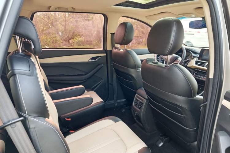 Used Baojun 360 2019 1.5L Automatic Luxury Edition China VI Headliner