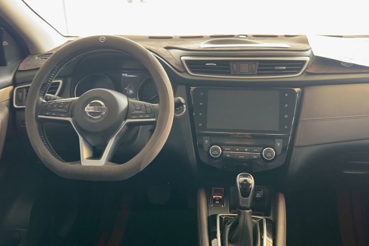 Used Nissan Qashqai 2022 2.0L CVT XV Premier Luxury Edition Audio And AC Panel