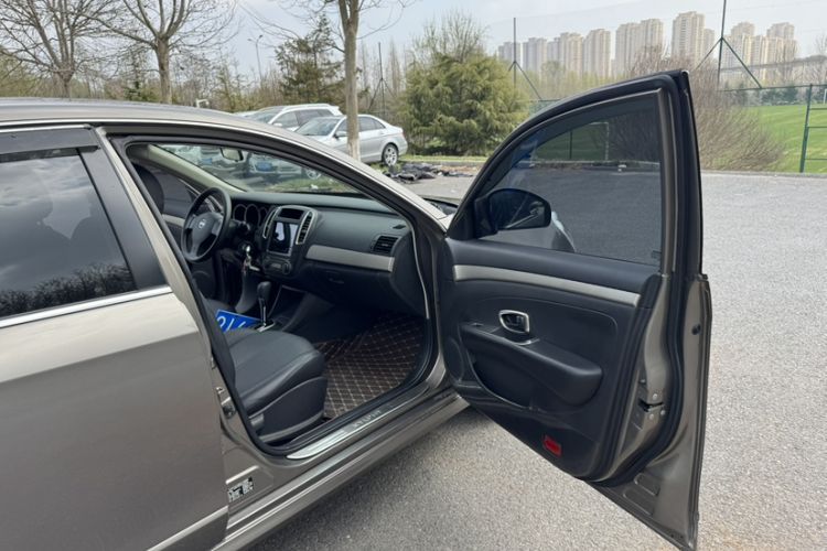 Used Nissan Sylphy 2019 Classic 1.6XE+ CVT SmartConnect Leading Edition Interior 9