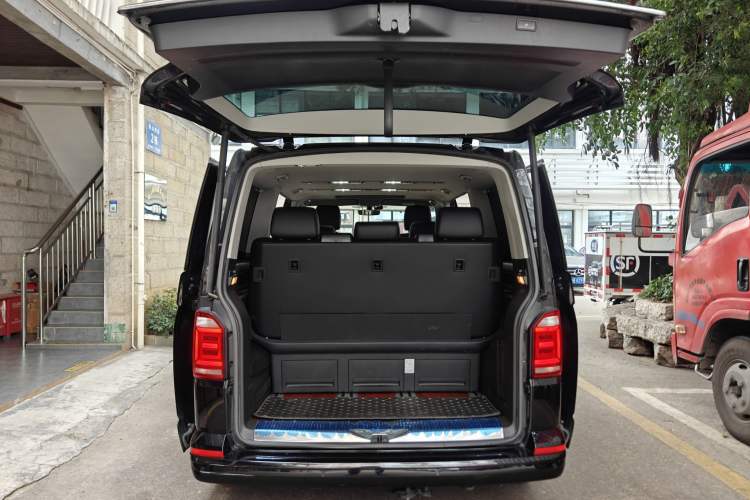 Used Volkswagen Multivan 2017 2.0 TSI 4x4 Prestige Edition 7-Seater
