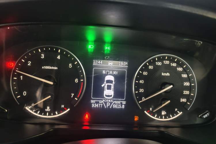 Used Dongfeng Fengon 580Pro 2020 280TGDI CVT Navigation Edition Odometer Close Up