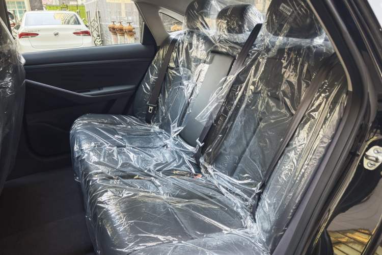 Used Nissan N6 2026 Model 180 Max Interior 3