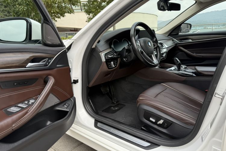 Used BMW 5 Series 2018 Facelifted 530Li Luxury Edition Premium Package
