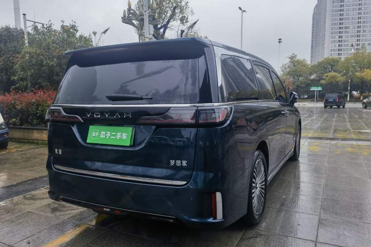 Used VOYAH Dream 2025 PHEV Four-Wheel Drive Excellence Kunpeng Edition
