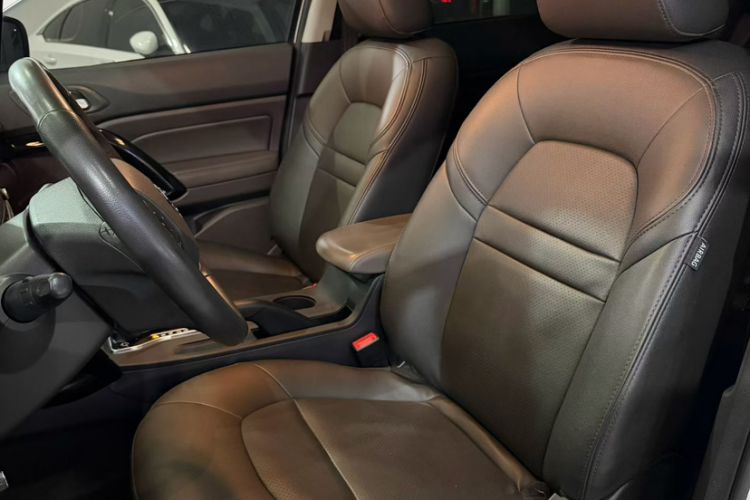 Used GAC Trumpchi GS4 2017 200T G-DCT Two-Wheel Drive Luxury Edition Interior 2