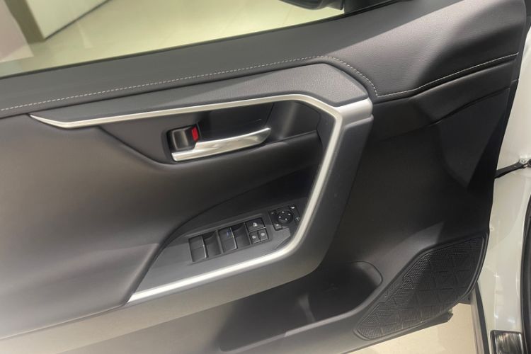 Used Toyota RAV4 2020 2.0L CVT Two-Wheel Drive Prestige Edition