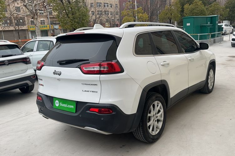 Used Jeep Cherokee 2017 2.0L Superior Edition