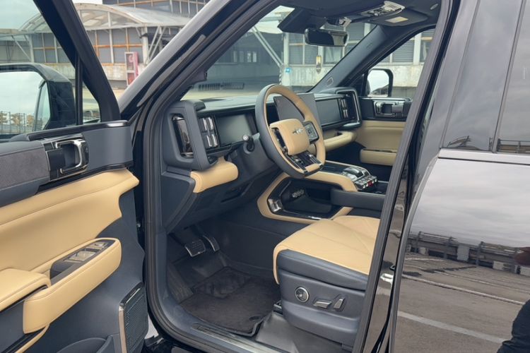 Used Formula Leopard Leopard 5 2023 Navigator Edition