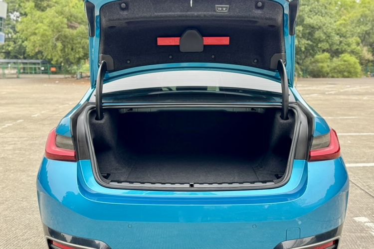 Used BMW i3 2022 eDrive 35 L
