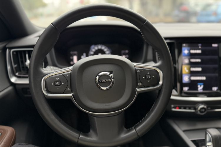 Used Volvo S60 2022 B4 Zhiyi Luxury Edition