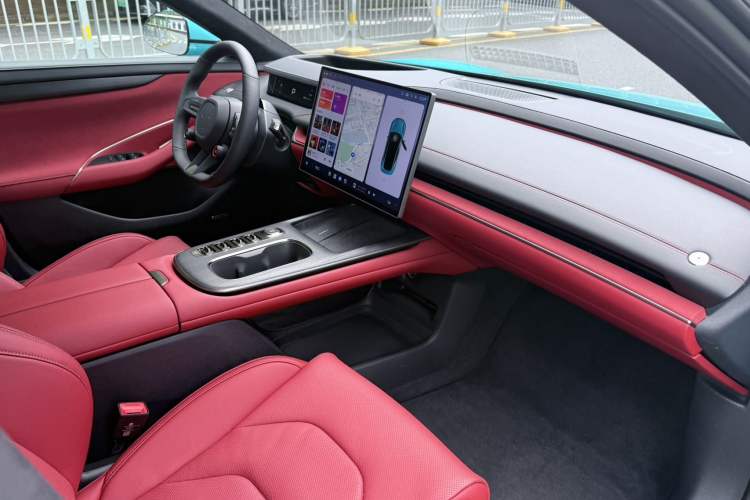 Used Xiaomi Auto SU7 2024 Four-Wheel Drive Ultra-Long Range Advanced Intelligent Driving Max Edition