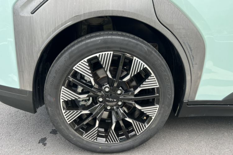 Used AION Y 2022 70 Tech Edition Lithium Iron Phosphate
