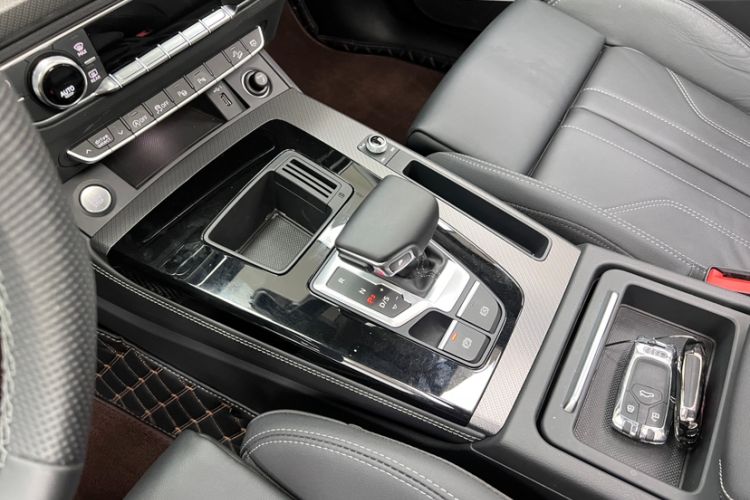 Used Audi Q5L 2022 Updated 45T Luxury Dynamic Version Interior 3