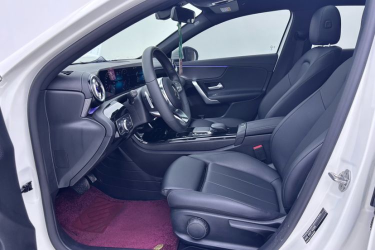 Used Mercedes-Benz A-Class 2022 Restyled A 200 L Sport Sedan Fashion Version Interior 2