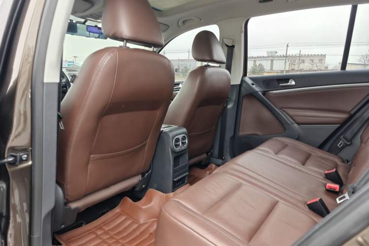 Used Volkswagen Tiguan L 2015 1.8TSI Automatic All-Wheel-Drive Luxury Model