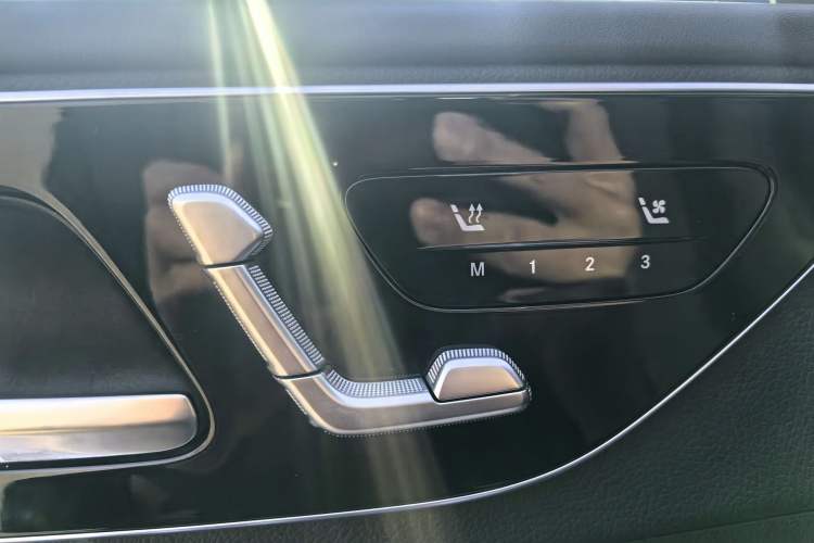 Used Mercedes-Benz C-Class 2022 C 260 L Obsidian Night Sport Edition Interior 8