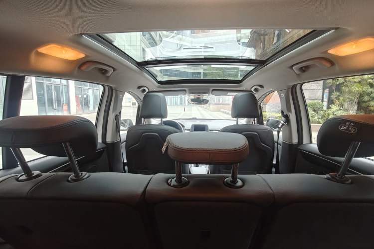 Used BMW 2 Series Gran Tourer 2019 220i Luxury Sports Package Interior 6