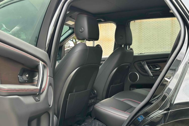 Used Land Rover Discovery Sport New Energy 2022 P300e Performance Tech Edition Interior 3