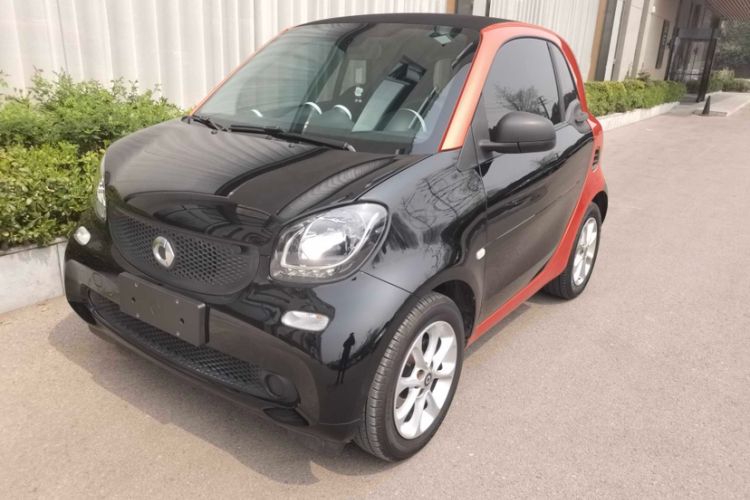 Used smart fortwo 2015 1.0L 52 kW hardtop Dynamic version