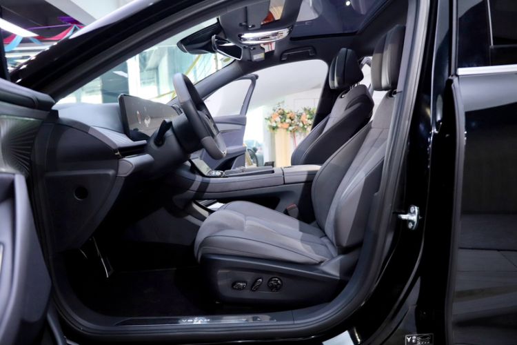 Used VOYAH PASSION 2024 PHEV Four-Wheel Drive Ultra-Long Range Flagship Model Interior 12