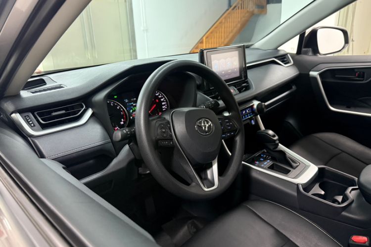 Used Toyota RAV4 2021 2.0L CVT Two-Wheel Drive Urban Edition Interior 10