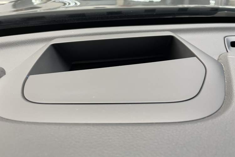 Used Volvo XC60 New Energy 2025 Plug-in Hybrid Long-Range All-Wheel Drive Smart Luxury Edition
